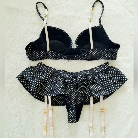 Victoria's Secret Sexy Little Things Polka Dot Bra Garter Skirt Thong Panty NWT - Picture 4 of 12